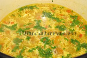 Supa din rasol de vitel cu zdrente de ou