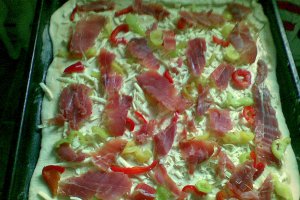 Pizza cu blat fara drojdie