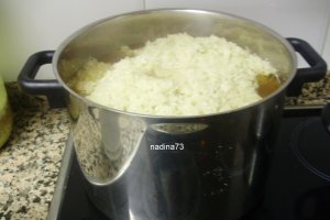 Sarmale din varza proaspata cu carne ,ciuperci si costita afumata