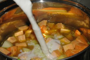 Curry cu cartofi si mazare