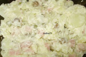 salata de cartofi cu sunca si castraveti murati