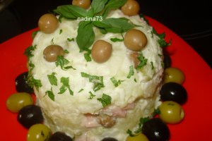 salata de cartofi cu sunca si castraveti murati