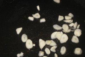 Salata de ghebe cu usturoi
