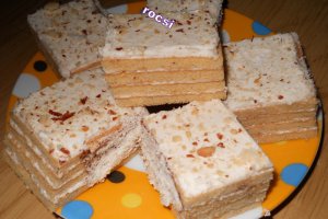 Prajitura cu crema de vanilie si alune