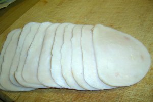 Pachetele de vinete cu sunca si cascaval