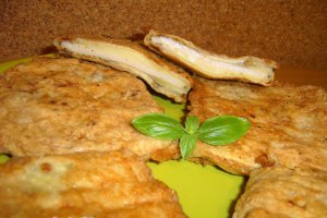 Pachetele de vinete cu sunca si cascaval