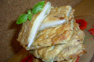 Pachetele de vinete cu sunca si cascaval