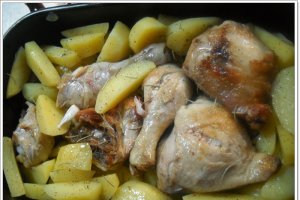 Cartofi aromati la cuptor cu pulpe