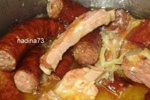 Costita afumata si carnat  cu garnitura de cus- cus