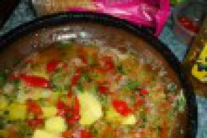 Pilaf sîrbesc la cuptor, în ghiveci de pămînt smălţuit