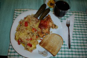 Pilaf sîrbesc la cuptor, în ghiveci de pămînt smălţuit