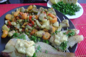 File de peste cu legume in unt