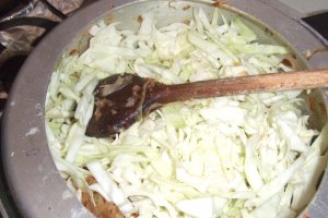 Varza calita cu carnita de la borcan