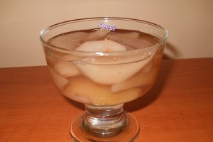 Compot de pere cu sirop de menta