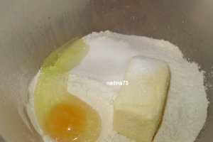 Tort de branza cu piersici