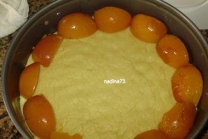 Tort de branza cu piersici