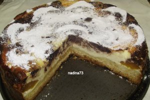 Tort de branza cu piersici