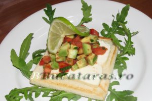Salsa cu avocado, rosii si ardei