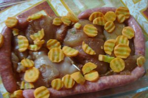Piept de pui umplut si carnaciori la cuptor