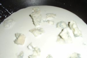 Tortellini cu sos de smantana si gorgonzola