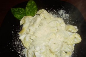 Tortellini cu sos de smantana si gorgonzola