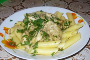 Pui marinat cu paste cu unt