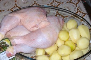 Pui cu rozmarin,avocado si usturoi