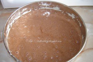Tort cu crema de vanilie si zmeura