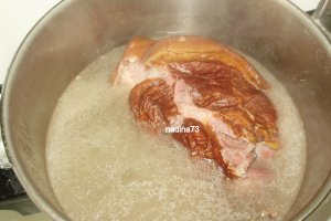 Ciorba de fasole tarcata cu ciolan afumat