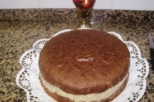 Tort cu nuca prajita si frisca