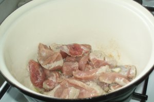 File de porc cu sos aromat la ceaun