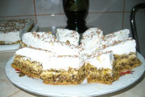 Desert prajitura cu nuca si crema de oua