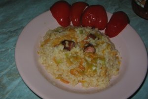 Pilaf cu carnaciori la cuptor