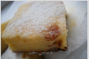Prajitura cu branza si stafide