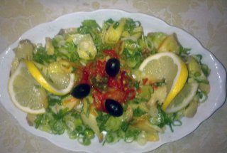 Salata de rechin afumat cu ceapa verde