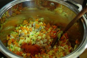 Ciorba de varza dulce, cu afumatura, reteta traditionala pentru o masa delicioasa si satioasa