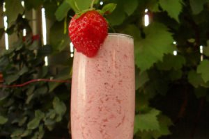 Cocktail cu lapte si capsuni