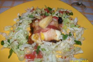 Rosii umplute cu oua imbracate in bacon