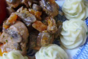 Muschiulet de porc cu ciuperci