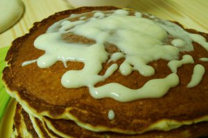 Pancakes cu sos de vanilie