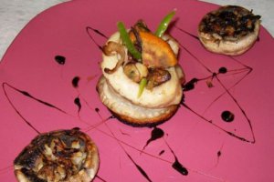 Manson de pangasius cu fructe de mare, sos de citrice si ciuperci la gratar