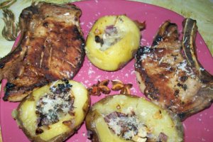 Cotlet de porc cu cartofi umpluti