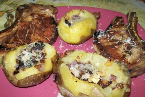 Cotlet de porc cu cartofi umpluti