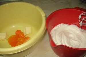 Prajitura cu blat de cafea si crema de nuca de cocos