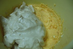 Prajitura cu blat de cafea si crema de nuca de cocos
