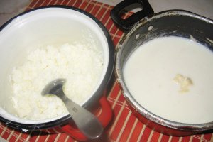 Prajitura cu blat de cafea si crema de nuca de cocos