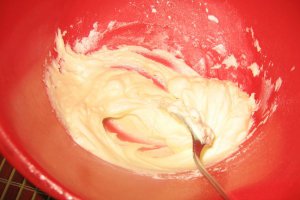 Prajitura cu blat de cafea si crema de nuca de cocos