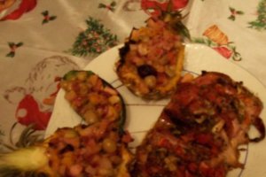 Muschi de porc cu baby ananas umplut cu fructe