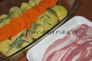 Piept de porc cu cartofi si rozmarin
