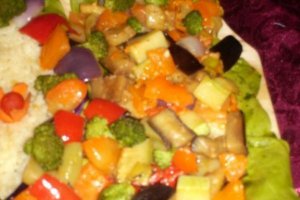 Rulouri de pui cu orez si legume